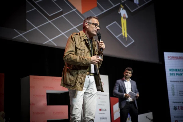 FORWARD22-8970.jpg