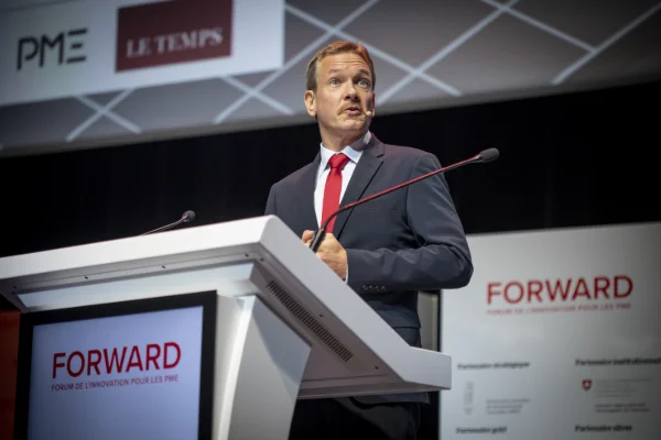 FORWARD22-8909.jpg