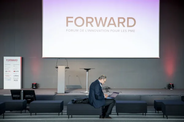 FORWARD22-8320.jpg