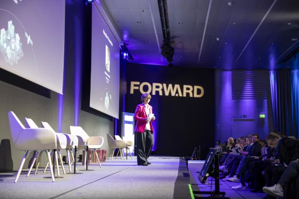 FORUMFORWARD26-8220WEB.jpg