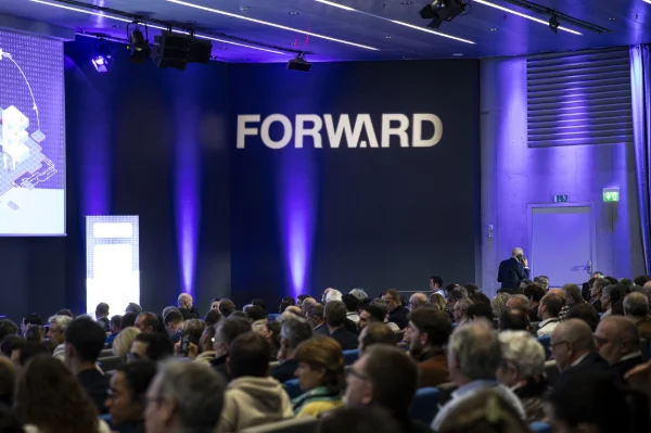 FORUMFORWARD26-8215WEB.jpg