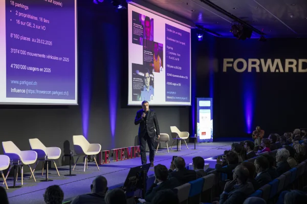 FORUMFORWARD26-8458WEB.jpg