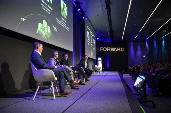 FORUMFORWARD26-8618WEB.jpg