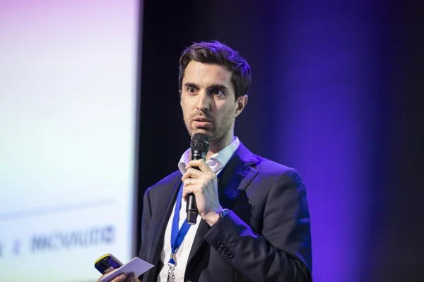 FORUMFORWARD26-9067WEB.jpg