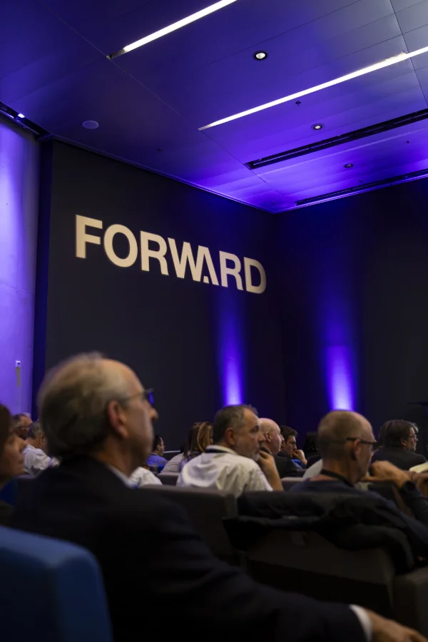 FORUMFORWARD26-8622WEB.jpg