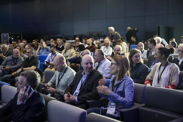 FORUMFORWARD26-8212WEB.jpg