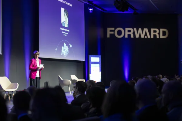 FORUMFORWARD26-8242WEB.jpg