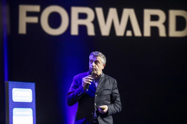 FORUMFORWARD26-8489WEB.jpg
